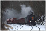 431.032 (ex ÖBB 93.1360) am 13.1.2019 mit ihrem Pn 59283 von Rokytnice nad Jizerou über Martinice v Krk., Stará Paka und Libuň nach Turnov kurz nach dem Stürzen in Stara Paka