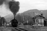 NBIK 93.1332 am 23.Oktober 2020 als NBiK-Fahrt 2 (Ferlach - Feistritz im Rosental) bei der Ausfahrt aus dem Bahnhof Weizelsdorf.