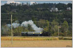 93.1332 der NBiK bei der Zuführung des Fotozuges von Weizelsdorf nach Ferlach am 9.10.2021 kurz nach Weizelsdorf beim dortigen ES aufgenommen.