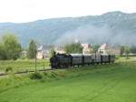 93.1332 der Nostalgiebahnen in Krnten mit einem Sonderzug am 24.05.2008 auf der Fahrt von Weizelsdorf nach Ferlach, im Hintergrund die Ortschaft Kappel an der Drau.