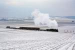 NLB 93.1420 nhert sich in den trostlosen Weiten des Weinviertels am 11.Februar 2013 der Hst.