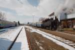 Sonderzug des Vereins Neue Landesbahn vor der Abfahrt in Bahnhof Mistelbach Lokalbahn.