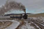 Die 93.1420 ist mit dem  Nikolauszug  gerade im bekannten Gleisbogen bei Hetzmannsdorf unterwegs (07.12.2013)