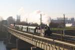 NLB 93.1420 fhrt am 14.Dezember 2013 mit dem SR 17950 (Praterstern - Schnberg am Kamp) kurz vor der aufgelassenen Hst.