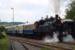 NLB 93.1420 am 24.August 2014 mit dem SR 17325 auf der Einfahrtseite von Gänserndorf/Korneuburg im Bf.