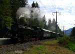 93.1332 mit SR 14838 (Spittal-Millstättersee - Lienz) am 19.9.2015 beim Halt in Irschen.