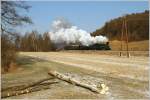 Fr eine kleine Gruppe aus England gab es dieser Tage Winterdampf in der Steiermark. Hier sieht man die dienstlteste Dampflok der Welt, die 671 der Gkb mit dem SPZ 8519 auf der Fahrt von Graz Kflacherbahnhof nach Wies Eibiswald. 
Oisnitz 5.2.2012

