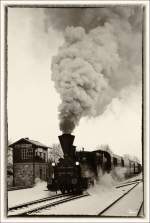 Fr eine kleine Gruppe aus England gab es dieser Tage Winterdampf in der Steiermark. Hier sieht man die dienstlteste Dampflok der Welt, die 671 der Gkb mit dem SPZ 8519 auf der Fahrt von Graz Kflacherbahnhof nach Wies Eibiswald. Deutschlandsberg 5.2.2012 

