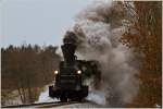 Fr eine kleine Gruppe aus England gab es dieser Tage Winterdampf in der Steiermark. Hier sieht man die dienstlteste Dampflok der Welt, die 671 der Gkb mit dem SPZ 8447 auf der Fahrt von Graz Kflacherbahnhof nach Kflach. 
Lieboch 4.2.2012 

