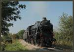 Brenner & Brenner 33.132 mit dem IGE Sonderzug R 16632 von Floridsdorf nach Laa a.d.Thaya kurz vor Haugsdorf im Weinviertel in Niedersterreich aufgenommen am 22.9.2006.