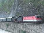 Dampfsonderzug von Obertraun nach Attnang-Puchheim am 20.Juni  kurz vor der Einfahrt in den Sonnsteintunnel.Aufgrund von Brandgefahr Vorspanntriebfahrzeug 1144.271.