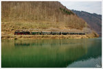 Entlang der Enns, dampft 638.1301 der ÖGEG von Ampflwang nach Admont, hier nahe  Kleinreifling.