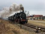 Die 657 2770 am 13.03.2011 mit einem Sonderzug bei der Durchfahrt in Mining. 