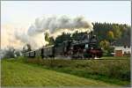 Dampflok 657.2770 fhrt mit einem Sonderzug von Timelkam nach Ampflwang. 4.10.2008