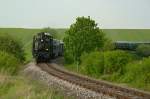 Hier nochmals der von 2050.04  geschobene  DT1.07 bei der Heimfahrt von Ernstbrunn nach Wien Sdbahnhof (Ostseite) an altbekannter Stelle, kurz vor Wrnitz-Hetzmannsdorf am 03.05.2009.