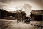 298.56 der Taurachbahn, fährt mit einem Güterzug von Mauterndorf nach Sankt Andrä im Lungau und wieder retour.