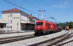 2016 085, 664 102 und 664 108 mit einem Güterzug am 08.06.2014 in Postojna.