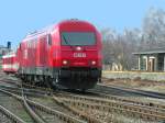 2016 069-3 hat R 5991 am Haken (eigentlich wre dies eine Zugleistung fr BR2043) Ausfahrt Bhf. RIED i.I. 070309