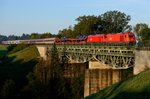 Es ist wieder Umleiterzeit im Allgäu! Auf Grund von Bauarbeiten an der Arlbergstrecke wurden vom 26.09. bis zum 12.10.2014 die Nachtzüge und einige Güterzüge von und nach Vorarlberg über die KBS 970 geführt. Dieses Jahr kommen neben 218-ern und  Ludmillas  auch ÖBB Maschinen der Baureihe 2016 zum Einsatz. Am 29. September 2014 wurde gleich der Urlaub und das gute Wetter genutzt, um die umgeleiteten Züge zu dokumentieren. Begonnen wurde der Tag an der Brücke bei Maria Thann. EN 414 von Villach nach Zürich HBF mit Kurswagen aus Zagreb und Belgrad, geführt von 2016.092 und 043, konnte bereits mit kompletter Ausleuchtung aufgenommen werden, überraschte mich allerdings mit seiner ordentlichen Länge von 13 Wagen.