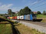 Die 2016 903 mit einem Containerzug am 26.06.2020 unterwegs bei Črešnjevec.