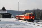 2043 005 mit Schlieren bei der Abschiedfahrt auf der Donauuferbahn von Linz nach Spitz. 
Persenbeug 27.11.2010 

