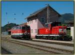 2068 030 und 2043 075 am 1.9.2006 in St. Veit an der Glan Westbahnhof.