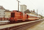 2045.17 mit Reg. steht abfahrbereit nach St.Plten im alten Bahnhof Krems/Donau. Juni 1986