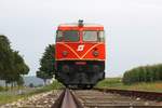 RBAHN 2050.09 während des Fotohaltes am 02.August 2019 beim Strecken-Km 23,4 der Lokalbahn Korneuburg - Mistelbach.