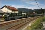 Durch den Bahnhof Obdach fhrt Diesellok 2050 04 mit Sonderzug 19815 von Leoben nach Lavamnd.
10.08.2008