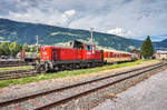 2068 027-8 rangiert am 9.6.2017 einige Schlierenwagen der EBFL, vor deren Heizhaus, im Bahnhof Lienz.

(Standort ist das Gelände der Lienzer Eisenbahnfreunde, Öffentlich begehbar)