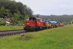 Nachdem die 2068 042 mit einer Plasser&Theurer Stopfmaschine am 27.6.2024 den Bahnhof Laßnitzhöhe erklommen hat ging es nach einem Kreuzungshalt weiter nach Graz Vbf, wo ein