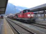 Eine unbekannte BR 2068 fhrt mit einem Autozug in Innsbruck Hbf ein.