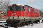 Staudenbahn mit der 2143 006-1 fhrt in Hagenow vom Abstellgleis auf das Hauptgleis.