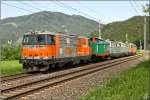 Ein Lokzug der besonderen Art gab es heute in der Steiermark zu sehen.RTS 2143 032 & 005 + Mavepcell 2143 010 & 004 + STB 2048 024 fahren als Lokzug 98048 von Ebenfurth nach Schladming.
Niklasdorf 17.05.2009