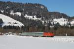 Zu den wohl unbestritten schnsten Gegenden Deutschlands zhlt, insbesondere im Winter, das Oberallgu im Sden Bayerns. Im Februar 2010 wurde kurze Zeit die 2143.021 der Staudenbahn-Verkehrsgesellschaft vor den Alex-Zgen zwischen Immenstadt und Oberstdorf eingesetzt. Bei herrlichem Winterwetter und erstaunlich angenehmen Temperaturen erreicht die Lok am 16. Februar 2010 mit dem ALX 39954 von Mnchen nach Oberstdorf in wenigen Minuten den Zielbahnhof.