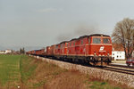 Das waren noch Diesellokzeiten rund um Wr.Neustadt. 2143.001+008 fahren mit einem schweren G.Z. richtung Wechsel im März 1987