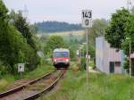 5047 065-7 als R3480, kurz vor Km143-0 der Salzkammergutbahn, welcher sich mitten im Rieder Stadtgebiet befindet; 130515