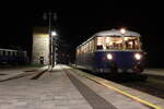 Spät Nachts nach einer sehr gelungenen Langen Nacht der Museen mit dem Eisenbahnmuseum Schwechat und dem Verein Kaltenleutgebnerbahn wurde der 5081.055 als SLP96324 von Schwechat wieder nach Graz