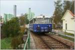 Der Uerdinger Schienenbus 5081 001 fhrt als Fotozug auf der Museumsstrecke von Ampflwang nach Timelkam und wieder retour.