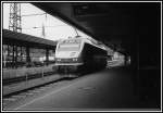 Geschichte ;-( : 1012 003 steht im Herbst 2000 auf Gleis 1 im Bahnhof Kufstein und wartet auf die nchste Rola-Leistung zum Brennersee.