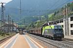 Nachschuss auf 1016 036  CAT , als diese am Morgen des 03.07.2018 einen langen und schweren Papierzug aus Schweden, welcher von 1016 026 und 1116 269 bespannt war, durch den Bahnhof von Matrei am Brenner gen Steinach in Tirol schob.