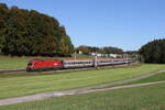 1016 024 mit einem  EC  aus Salzburg kommend am 25. Oktober 2023 bei Axdorf.