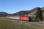 1016 040 mit dem  Transalpin  am 10. November 2024 bei Hochfilzen.