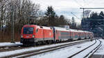 ÖBB 1016 008 durchfährt mit einem Railjet am 06.01.2025 den Bahnhof Aßling in Richtung München.