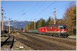 1142.705 und 1016.013 fahren mit DG 55703 ber den Semmering. Bf. Eichberg, 30.10.2010