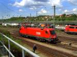 Die 1016 004 am 03.05.2008 bei einer Rangierfahrt im Passauer Hbf.