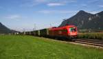 1016 047-3 der ÖBB durchfährt am 16.9.2014 mit einem KLV das Inntal Richtung Brenner. Hier kurz vor dem BÜ bei Nierderaudorf.