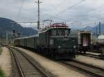 1020.44 kam mit einem Sonderzug aus Reutte zum Bahnhofsfest Wrgl (150 Jahre Eisenbahnen in Tirol). Wrgl, 23.8.2008.