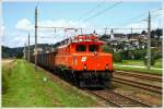 1020 037 mit dem 2000t schweren Planstrom Kohlestaubzug 94697 auf der Fahrt von Summerau nach Linz-Stahlwerke. 
Kefermarkt 9.8.2010
