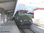 Der Sonderzug erhlt in Innsbruck Vorspann von der BB Schwesterlok 1020.44 am 07.06.03